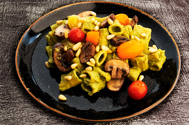 Creamy Cashew Pesto Pasta